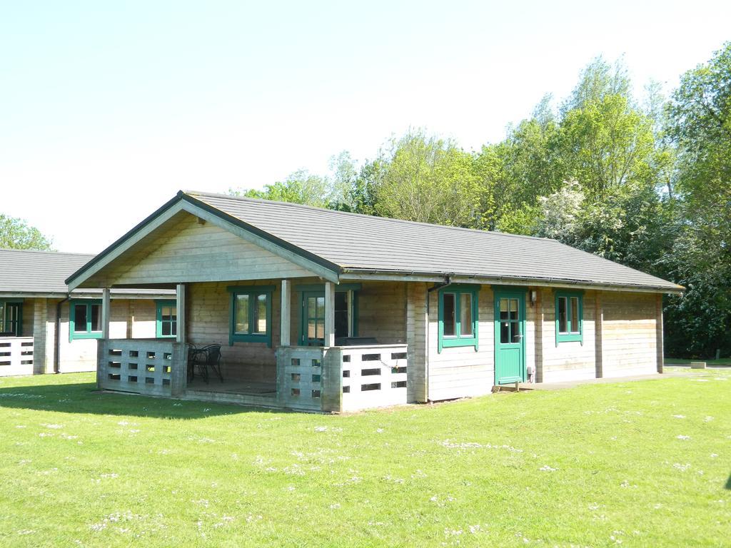 Lake Pochard Holiday Lodges South Cerney Rum bild