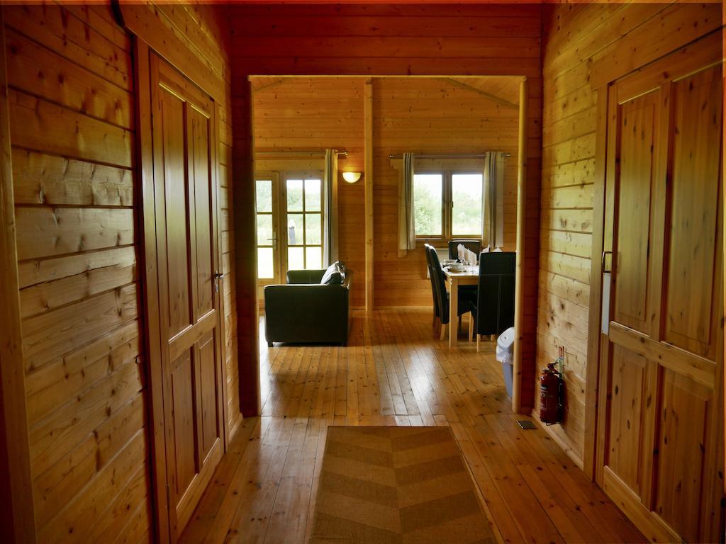 Lake Pochard Holiday Lodges South Cerney Rum bild